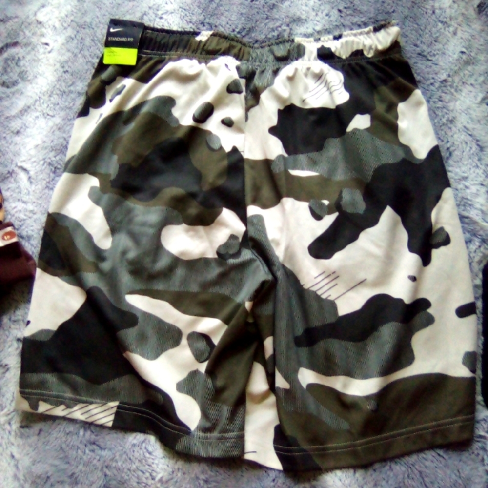 7 pairs men's shorts large and extra large